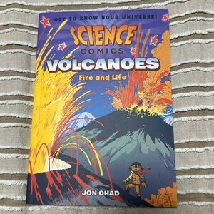 Science Comics - Volcanoes fire and life